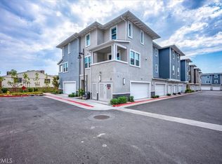 202 Farley Ln, Pomona, CA 91767