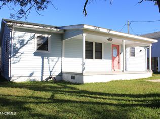 124 Pelican Dr, Atlantic Beach, NC 28512