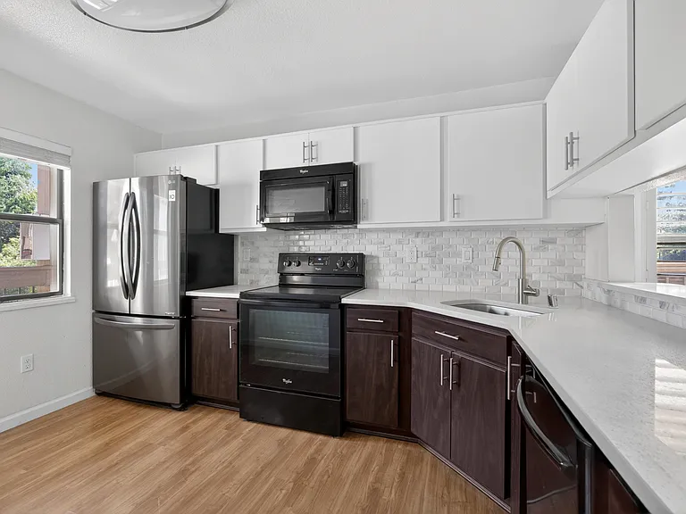 1123 S Villa Way — Photo 8