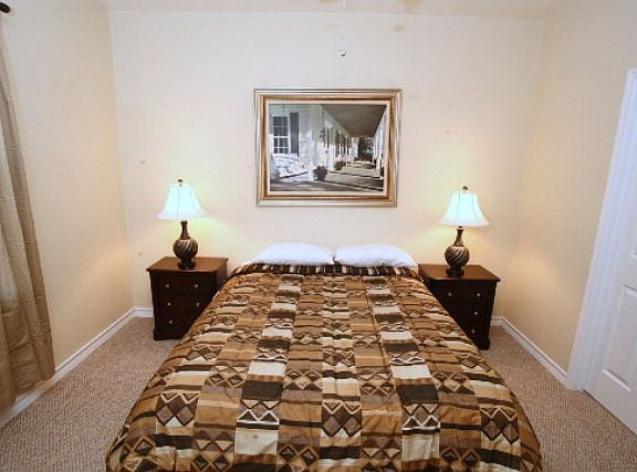 4th image of 102 E Capricorn Dr #4B