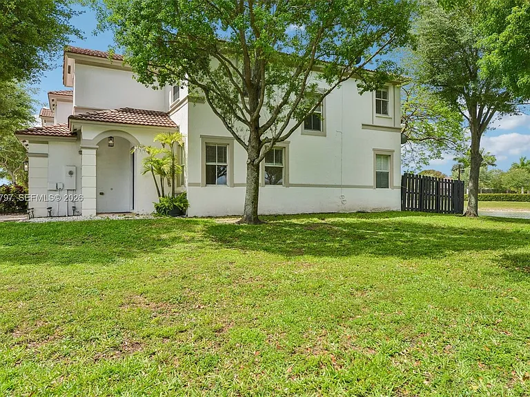 8188 NW 108th Pl #- — Photo 34