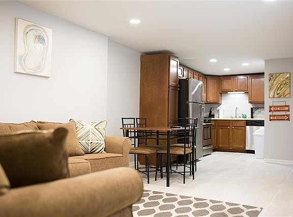 2nd image of 802 Valence St #A