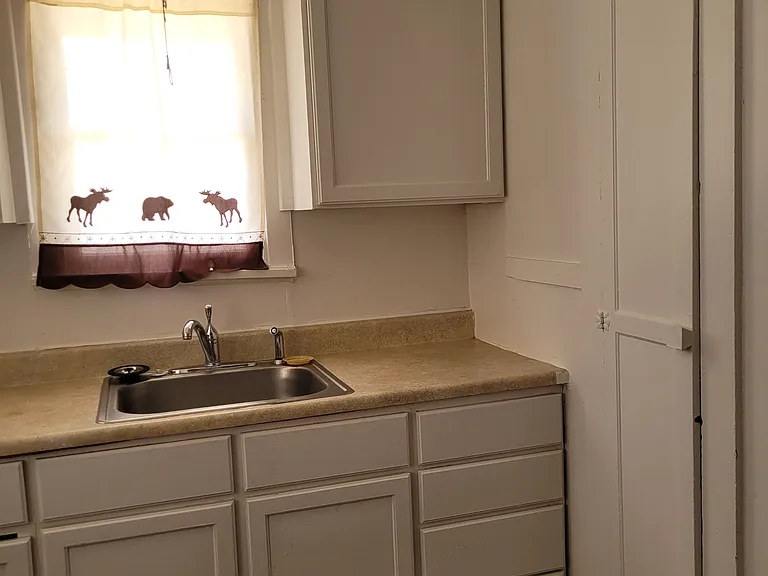608 Elias Ave #608 — Photo 7