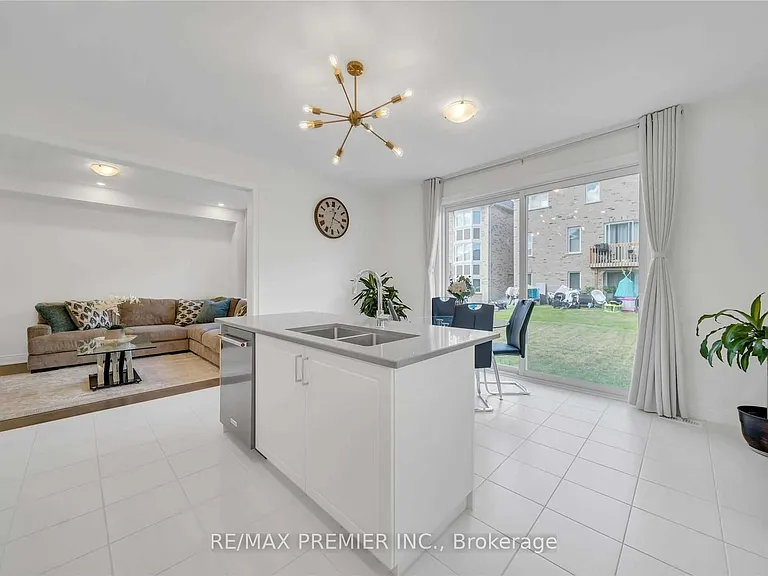 220 Seaview Hts — Photo 8