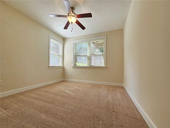 4th image of 249 Bridlington St