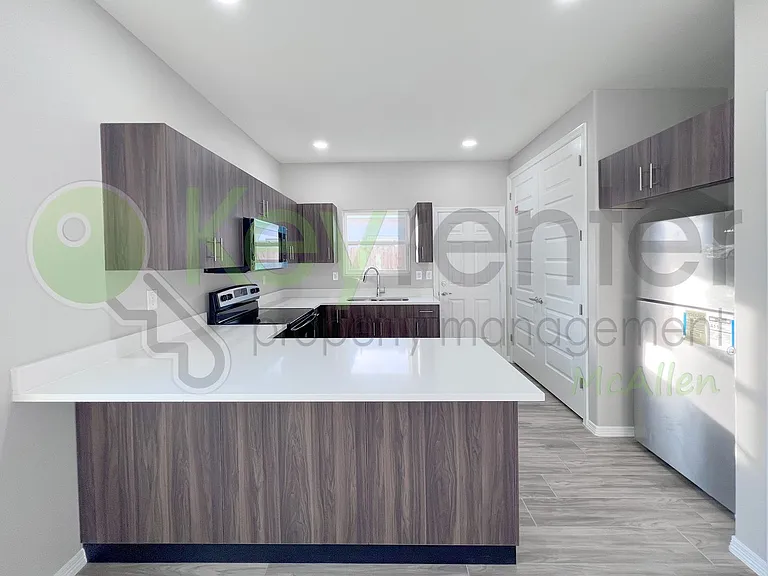 4104 Walnut Ave #4 — Photo 7