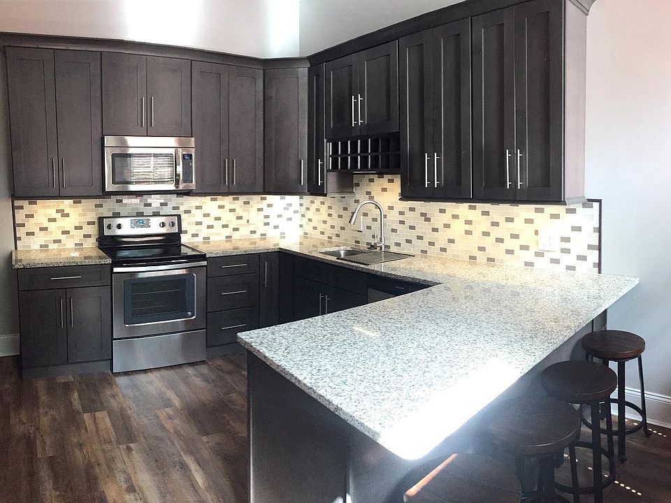 1st image of 2122 Saint James Ave #2