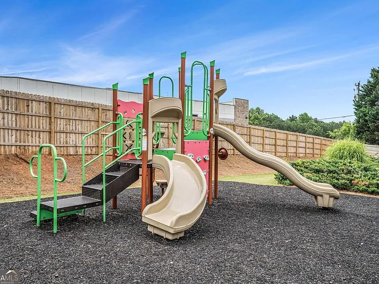 74 Slate Dr — Photo 18
