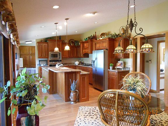 3rd image of 1417 Meadowlark Dr
