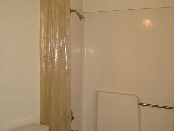 5th image of 14222 McLane Ave