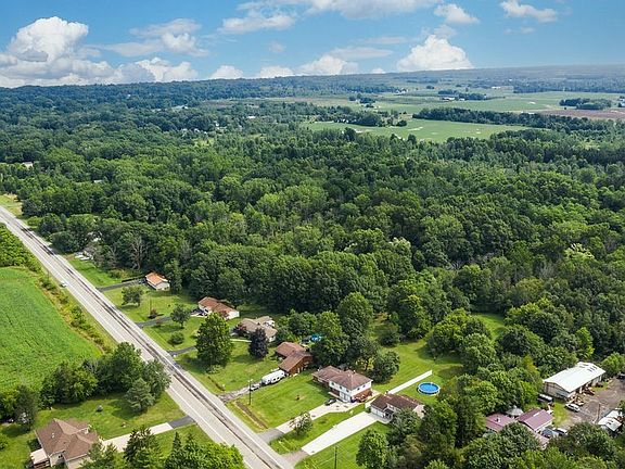 5th image of 3379 Creek Rd