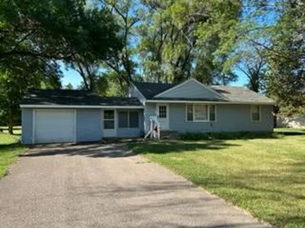 40 Logan Pkwy NE, Fridley, MN 55432
