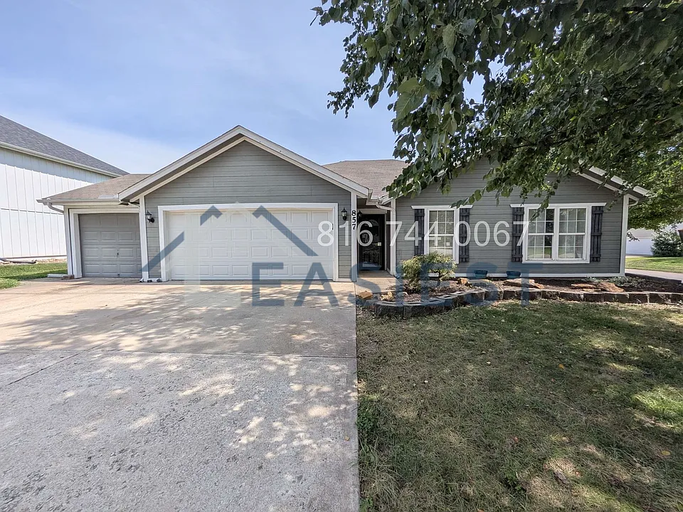 857 SW Country Hill Dr