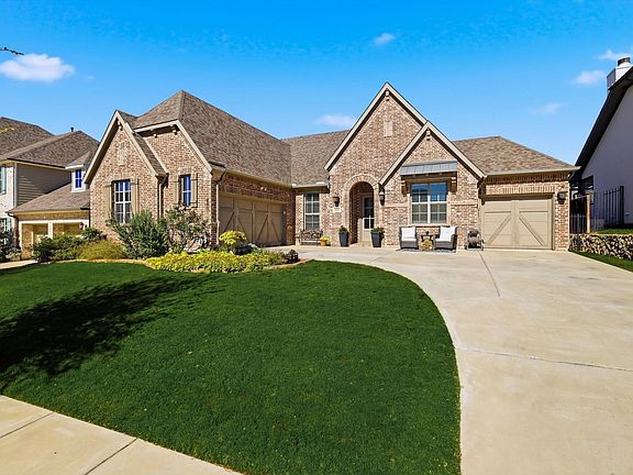 3rd image of 529 Prairie Run