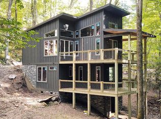 53 Creekside Village Ct, Sapphire, NC 28774