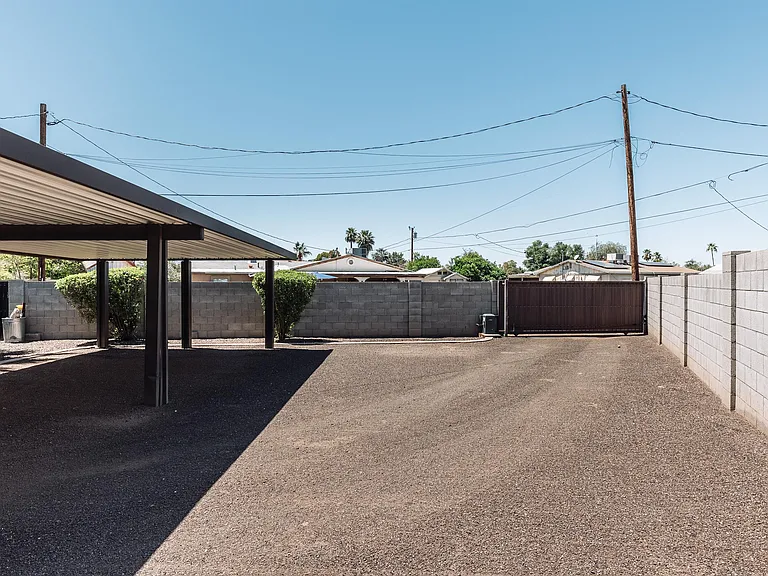 1624 S Parkside Dr — Photo 35