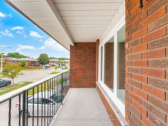 5th image of 103 John Lindsay Ct