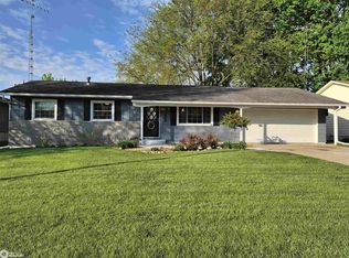 1141 Clearview Dr, Oskaloosa, IA 52577