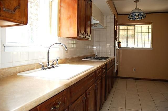 2nd image of 1618 Saddle Rock Dr