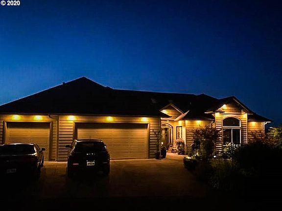 3rd image of 707 Holbrook Ln