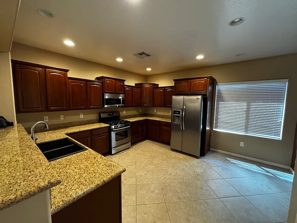4117 Gliding Gulls Ave