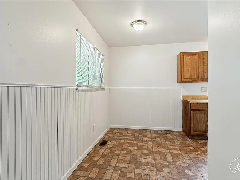 8684 Republic Ave — Photo 7