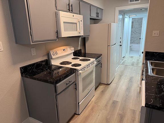 5th image of 7107 Holly Hill Dr APT 102