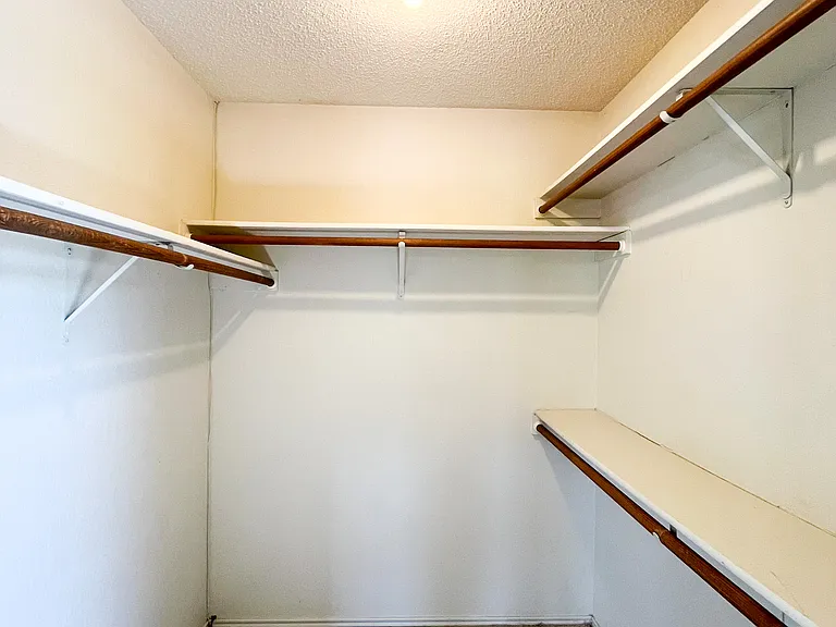 2512 Schulze Dr — Photo 32