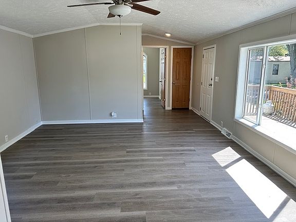 4th image of 1319 Nichole Ln