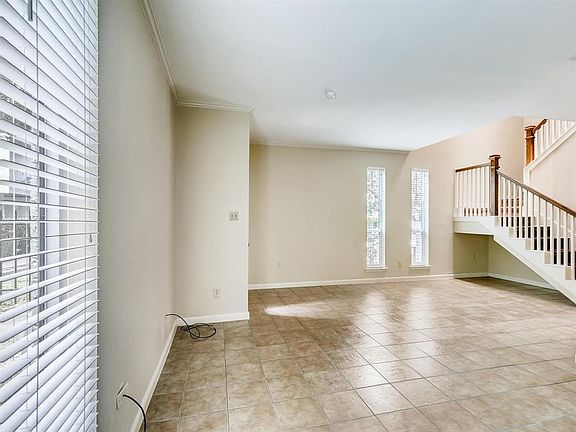 3rd image of 1300 Augusta Dr APT 36