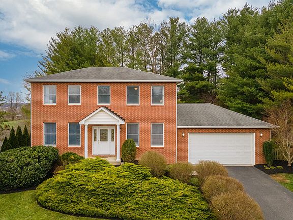 2nd image of 309 Lucas Dr