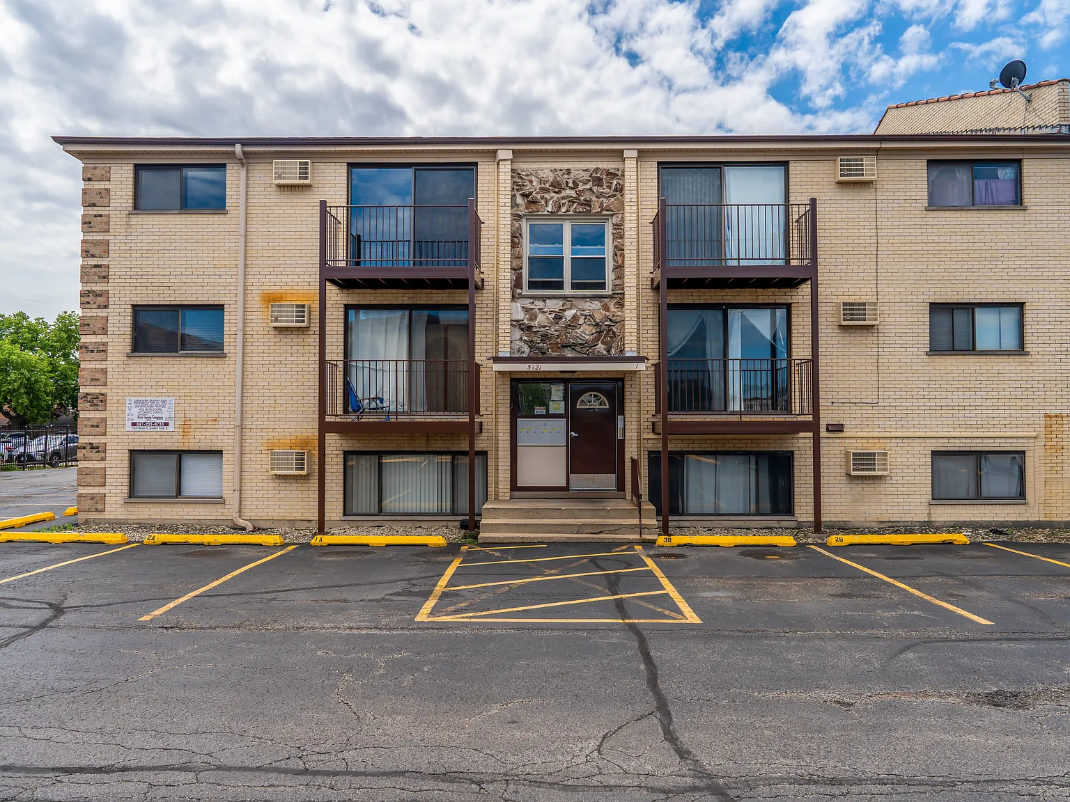 1 bed, 695 sqft, $1,575 — Photo 1