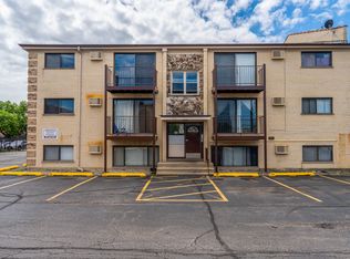 5121 N East River Rd #2L, Chicago, IL 60656