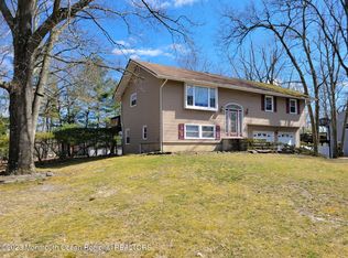 18 Buckingham Dr, Jackson, NJ 08527