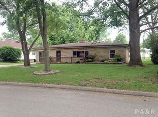 140 Stonegate Dr, Canton, IL 61520