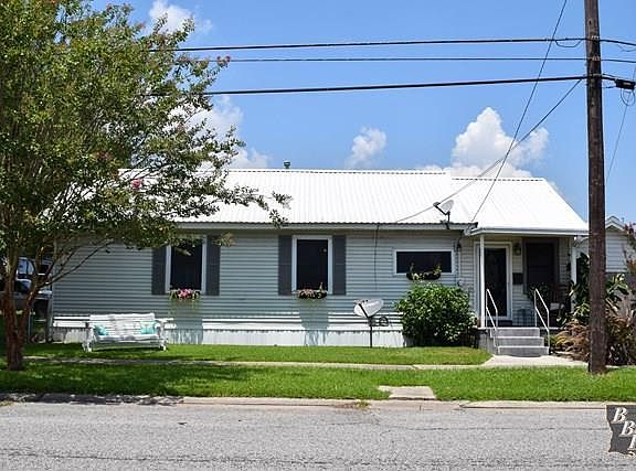 2nd image of 401 Onstead St