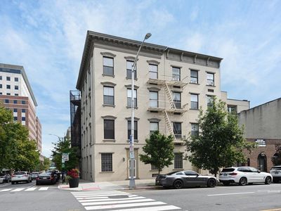 41 1st St APT 1F, Hoboken, NJ, 07030