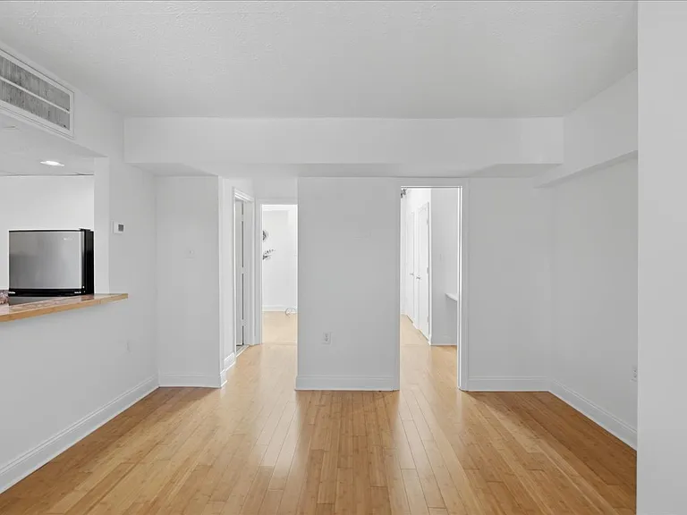 116 N Indian Aly #203 — Photo 10
