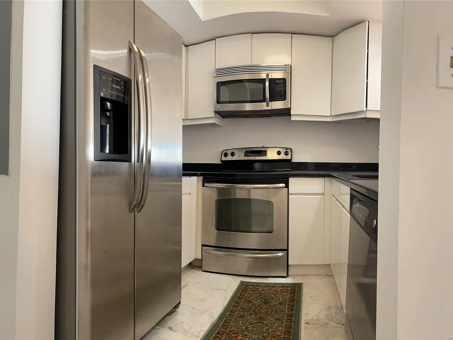 2 bed, 2.5 bath, 1200 sqft, $4,500 — Photo 4