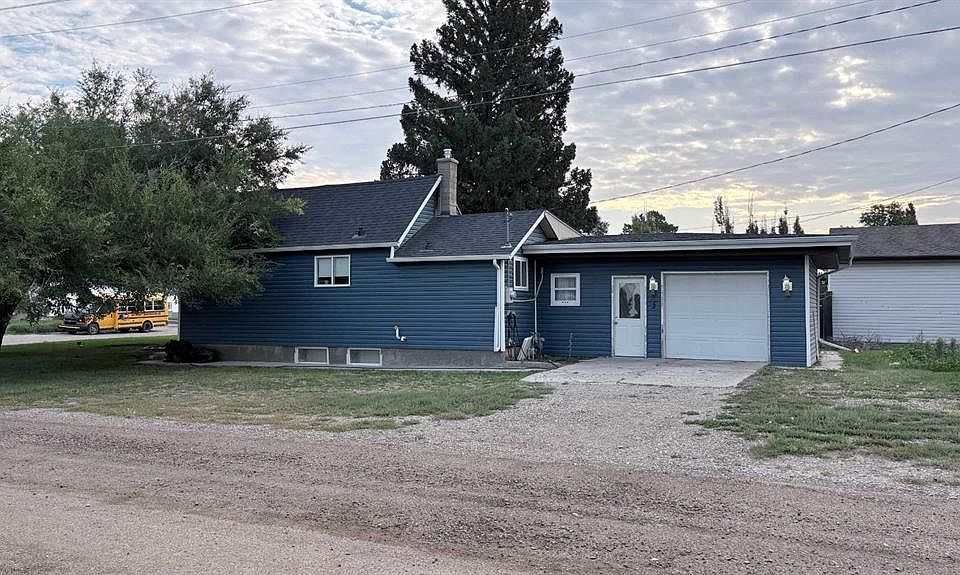 1st image of 139 N 9th Ave W