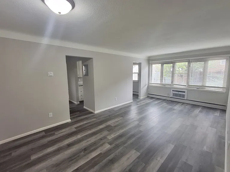 English Conway Place — Photo 50