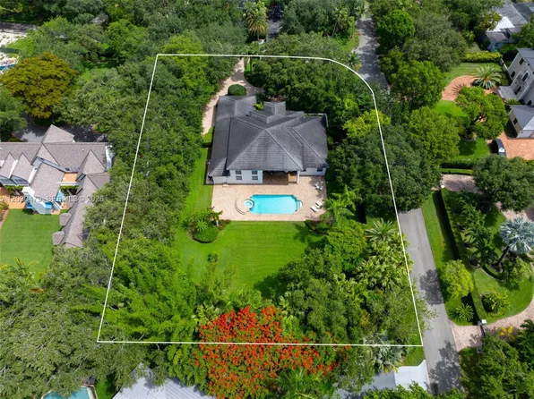 6020 W Suburban Dr, Pinecrest, FL 33156