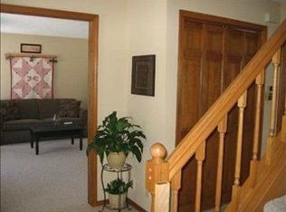22 Ravenwood Cir, Bloomington, IL