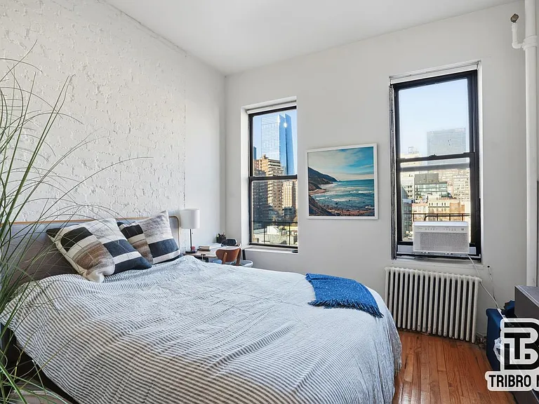 301 W 20th St #5D — Photo 6