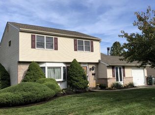 233 Sharpless Rd, Southampton, PA 18966