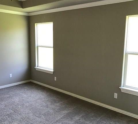 5th image of 606 W Worchester