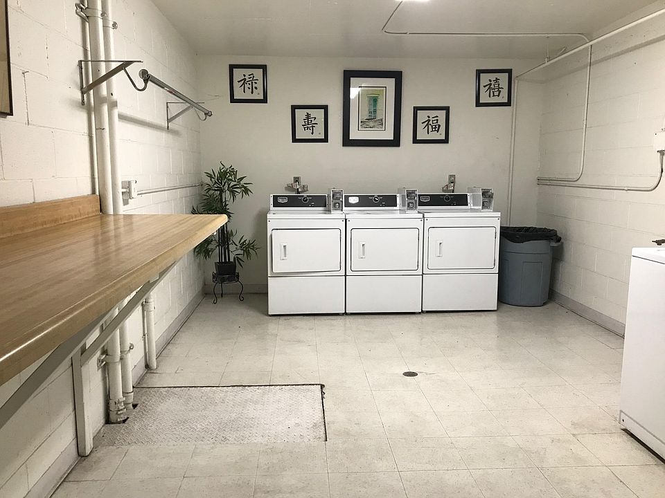 2nd image of 453 E Verdugo Ave #102