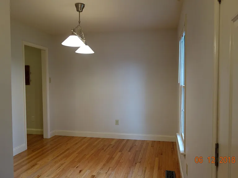 10937 Point Grey Rd — Photo 5