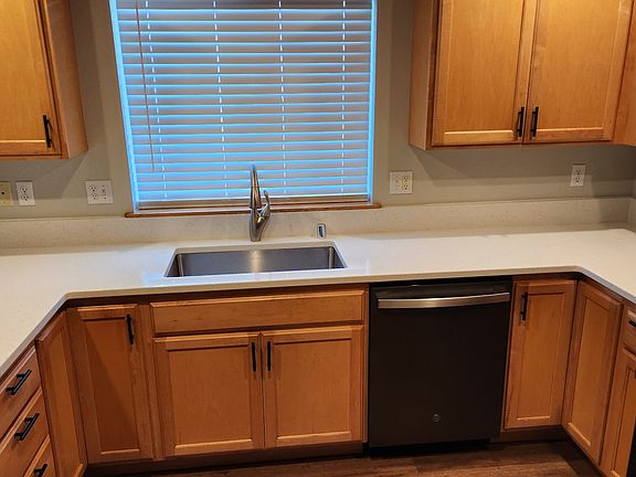 4th image of 4828 Outrigger Loop