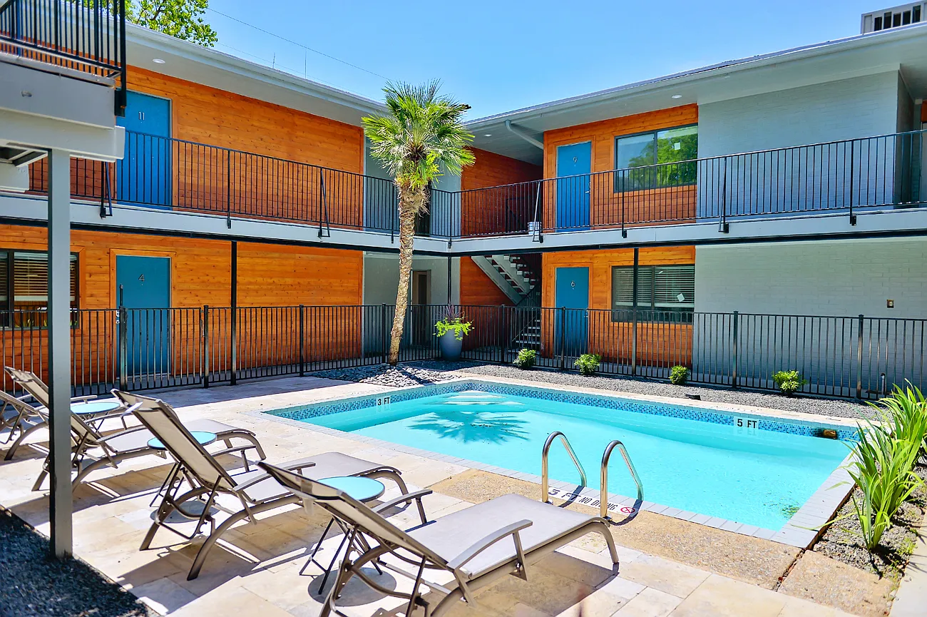 2043 Sul Ross St — Photo 4